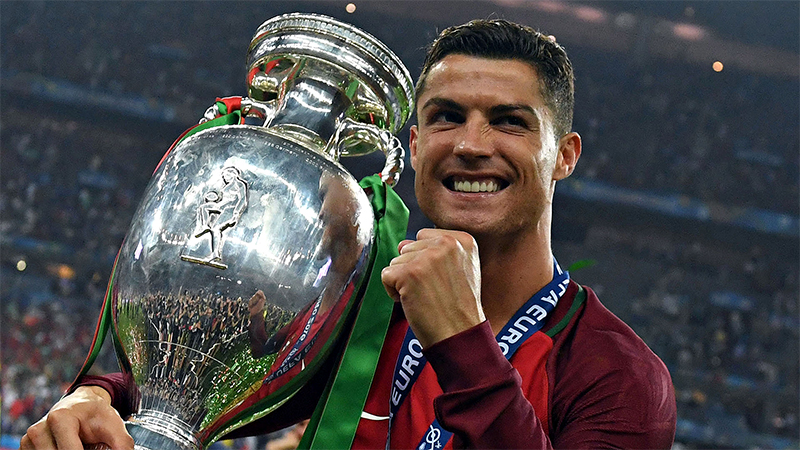 Cristiano Ronaldo là kỉ lục gia ghi bàn tại các kì Euro (14 bàn) | Bongvip tổng hợp